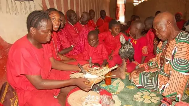 Awọn onisango n bọ Sango