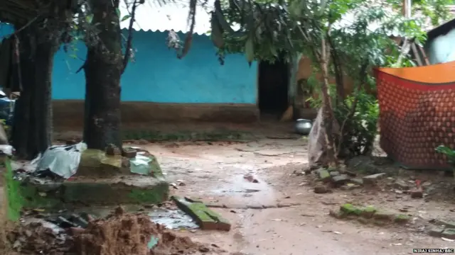 मनोज और सुमति का घर