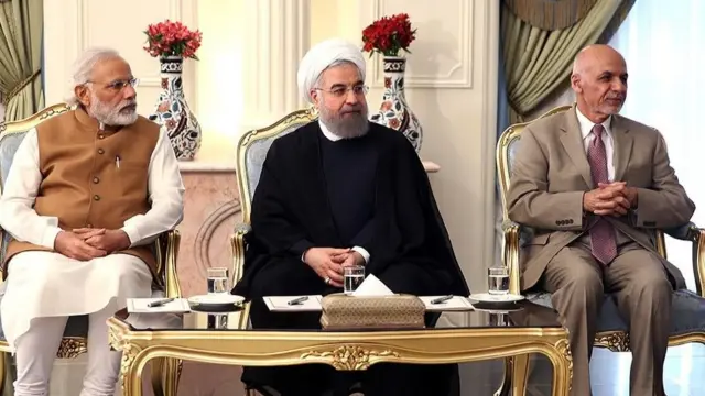 চাবাহার পরিবহন করিডর চুক্তি সই করার সময় ইরান, ভারত ও আফগানিস্তানের নেতারা। মে, ২০১৬