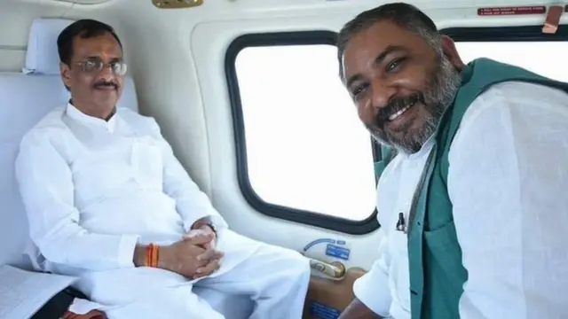 उत्तर प्रदेश के उप-मुख्यमंत्री दिनेश शर्मा के साथ दयाशंकर सिंह