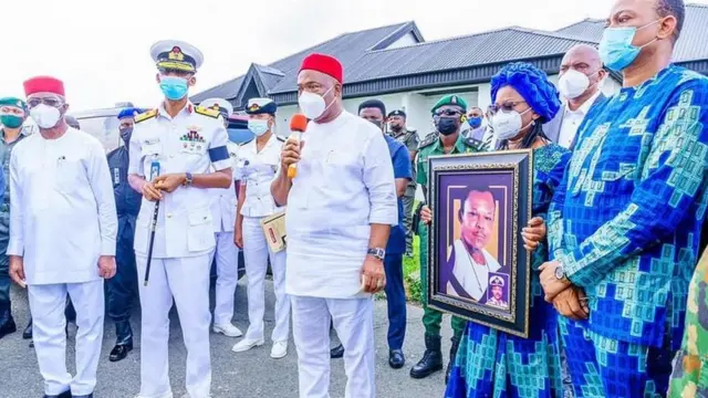 Hope Uzodimma na ezianụlọ Ndubuisi Kanu