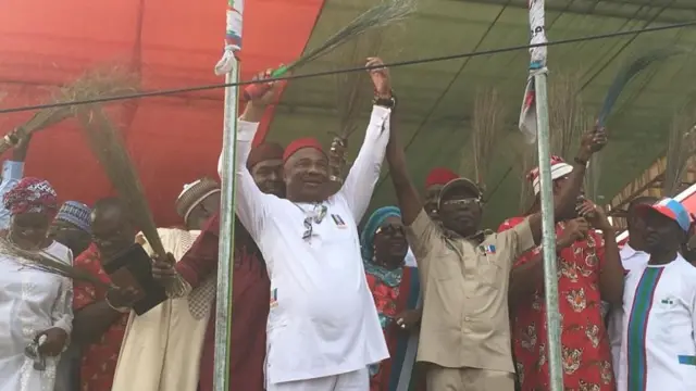 Adams Oshiomhole na ndị ndu APC