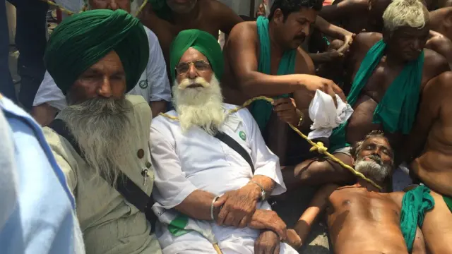 தமிழக விவசாயிகளுடன் இணைந்துள்ள பஞ்சாப் விவசாயிகள்