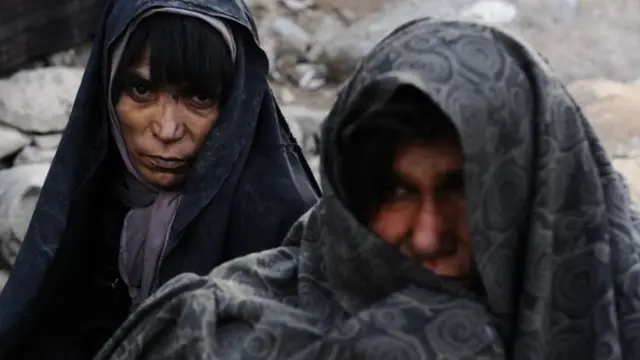 د عامې روغتیا وزارت وايي، په افغانستان کې په نشه يي توکو روږدو کسانو کې ۸۰۰ زره یې ښځې دي.