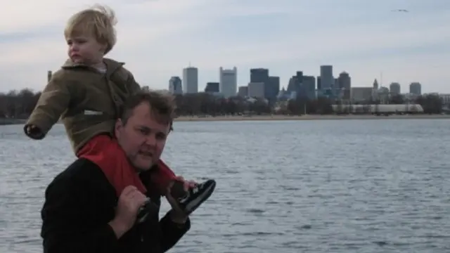 دن هیسکاکس حدود ده سال برای ساختن کسب‌وکارش در زمینه انتشارات تلاش کرده بود