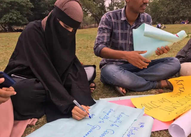 ఓయూ విద్యార్థుల నిరసనలు