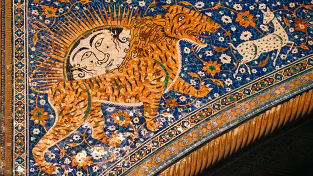 شیر (ببر) خورشید سوار بر سر در بنای شیردار در سمرقند از آثار دوران تیموری است