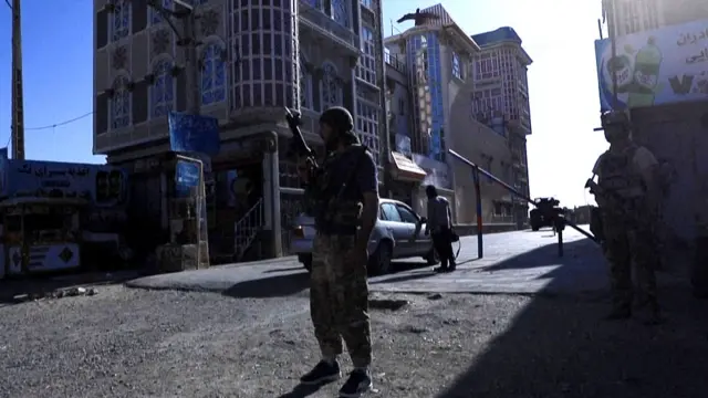 હેરાતમાં પહેરો ભરતાં અફઘાન સૈનિકો