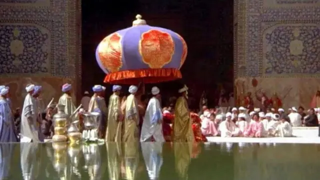 या विषयावर पासोलिनी यांनी एक सिनेमाही 1974 साली तयार केला होता.