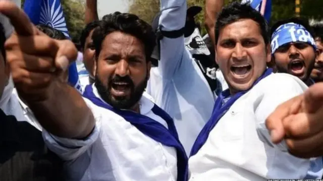 ਸਰਕਾਰ ਦਾ ਤਰਕ ਹੈ ਕਿ ਇਹ ਹਦਾਇਤ ਬੌਂਬੇ ਹਾਈਕੋਰਟ ਦੇ ਹੁਕਮਾਂ ਤਹਿਤ ਜਾਰੀ ਕੀਤੀ ਗਈ ਹੈ