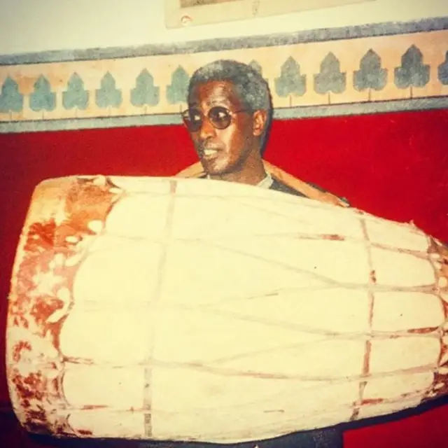 ገጣሚ ዶክተር ርእሶም