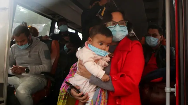 আগতদের মধ্যে ছিল উল্লেখযোগ্য সংখ্যক নারী ও শিশু।