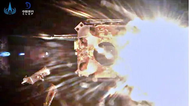 嫦娥五号带着宝贵的月球样品冲向月球轨道。