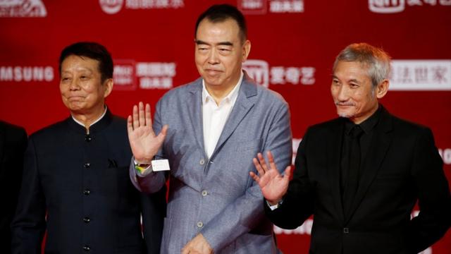 《長津湖》導演徐克（右）和陳凱歌（中）在北京電影節開幕式上
