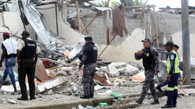 Ruinas por el atentado de San Lorenzo