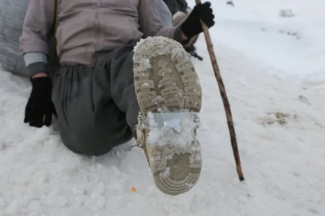 Detalj krampona napravljenih od lima, jedine opreme kolbara za prelazak planina tokom zime.