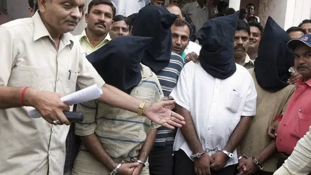 सिमी नेता सफ़दर नागोरी और उनके साथी