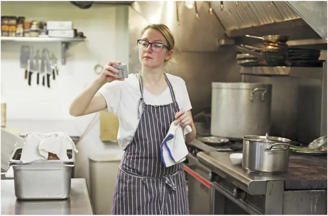 “波莫多罗法”（pomodoro）建议人们将厨房定时器设置为每25分钟一响，然后在这些短时间段内工作。