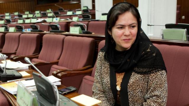 Фазия Куфи в зале заседания парламента Афганистана
