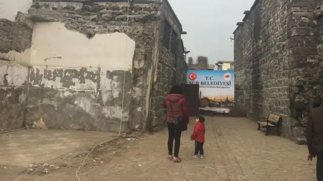 Diyarbakır Kahvaltı Evi'nın Şeftali Sokağa açılan tarafı halen kapalı.