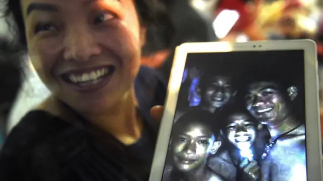 Tayland'da mağarada mahsur kalan çocuklar