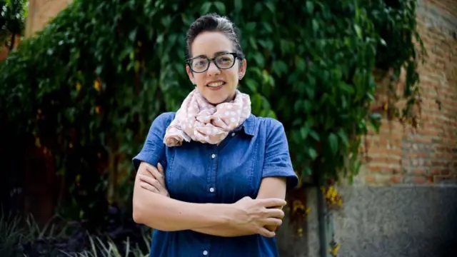 Retrato de Mirelis Morales, periodista venezolana.