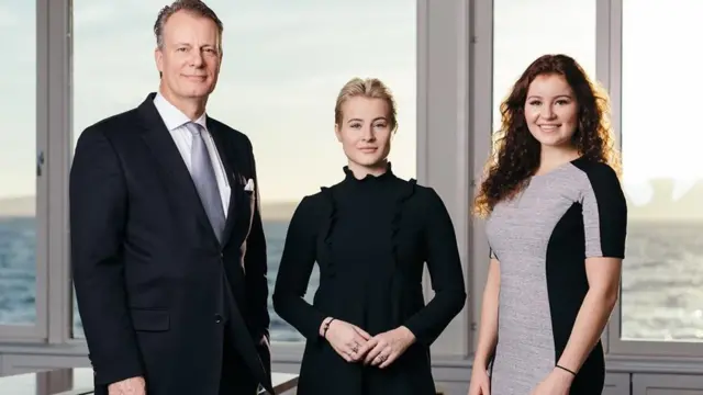 Alexandra ve Katharina babaları Johan ile