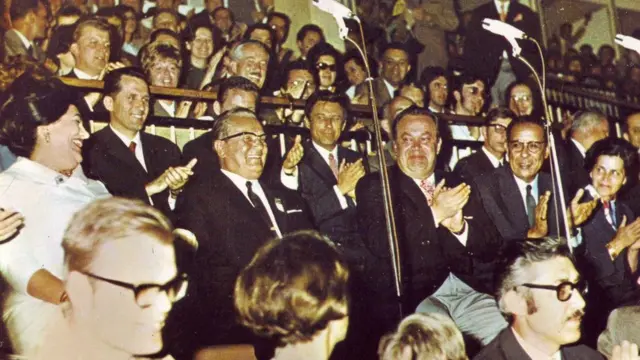 Josip Broz Tito sa suprugom Jovankom Broz na meču u Tivoliju