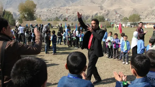 شریف ساحل - آواز خوان