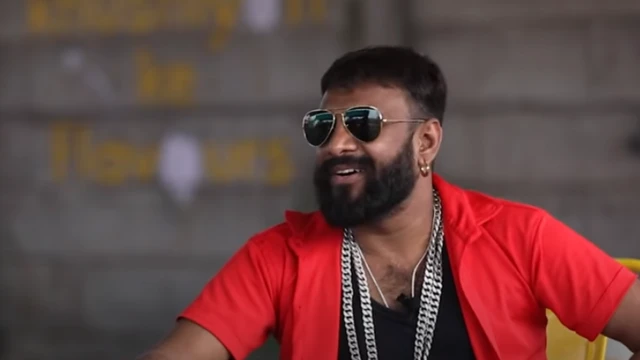 ગુજરાતી ગાયક જેઓ ગીતોમાં જુગાડ કરીને સ્ટાઇલિસ્ટ દેખાવાની કળામાં પણ માહેર છે