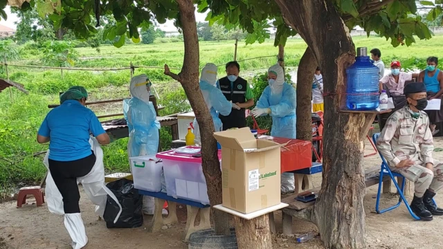 แรงงานเมียนมาและไทยที่แม่สอดติดโควิด 452 ราย