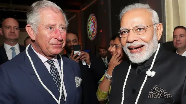 પ્રિન્સ ચાર્લ્સ સાથે વડા પ્રધાન મોદીની તસવીર