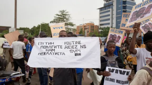 Прихильники хунти