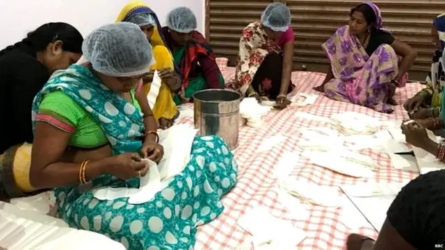 गावातील महिला.