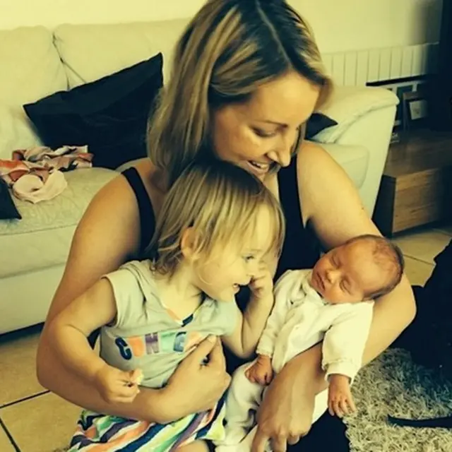 Olivia Siegl con Eve e Isla-Mai (Foto: Olivia Siegl)