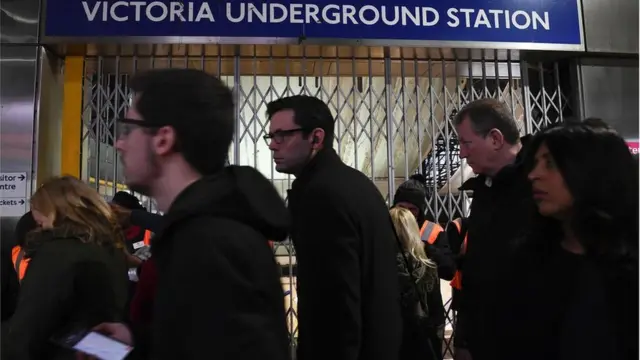 维多利亚地铁站