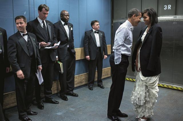 Барак и Мишель Обама в лифте
