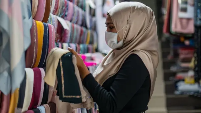 கொரோனா பிடியிலிருந்து மீளும் மலேசியா: மீட்சிக்கான கட்டுப்பாட்டு ஆணை அறிவிப்பு