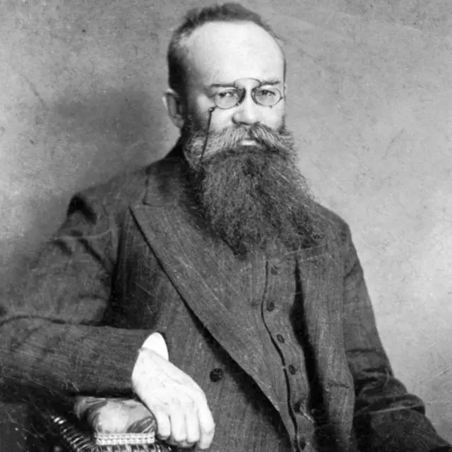 Председателем УЦР был заочно избран Михаил Грушевский