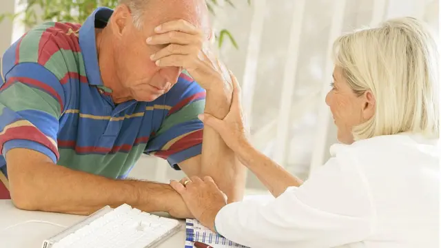 ज्येष्ठ नागरिक