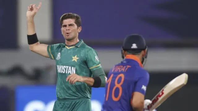 कोहली 19वें ओवर तक टिके रहे और उन्होंने 57 रन बनाए