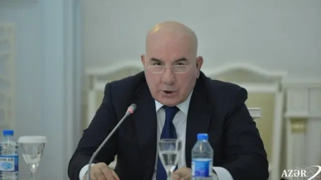 Elman Rüstəmov baş bankir