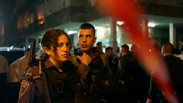 Правоохранительные органы Израиля работают на месте нападения