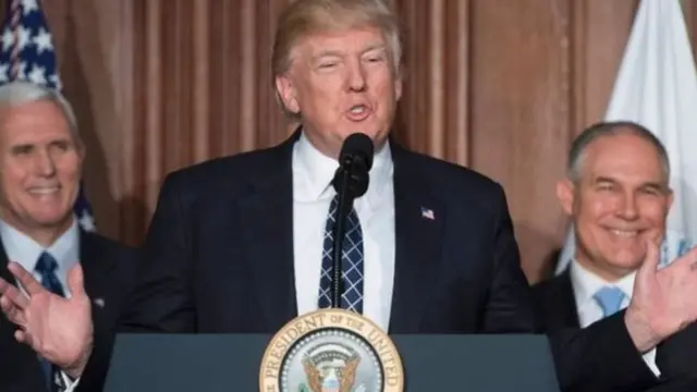 डोनल्ड ट्रंप