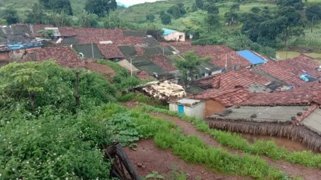 சோனு சூட் செயல்களால் கவரப்பட்ட பழங்குடியின இளைஞர்கள்