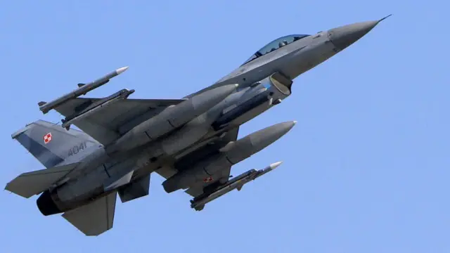Phi cơ F-15 của Không quân Ba Lan