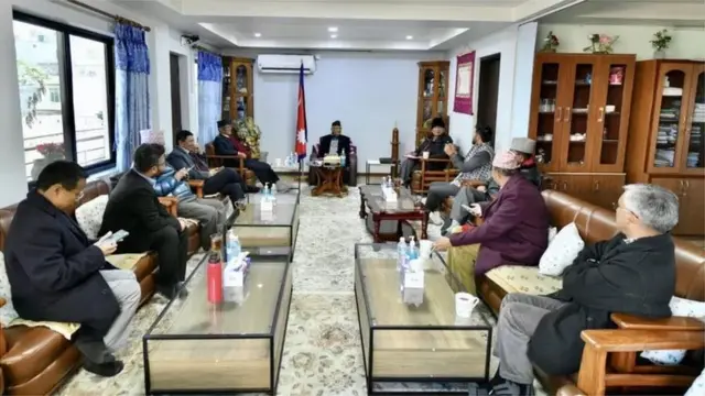 नेताओं की बैठक