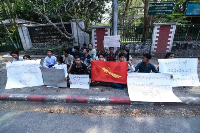 ပြည်နယ်တိုင်းဒေသကြီးတချို့က ကိုယ်စားလှယ် စုစုပေါင်း ၅၀ လောက်တက်ရောက်