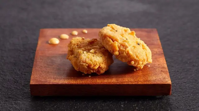 قطع الدجاج التي تنتجها شركة Eat Just في المختبر