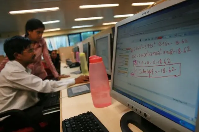 வேலையிழப்பால் தடுமாறும் ஐ.டி. துறை: தவிக்கும் இளைஞர்களுக்கு மாற்று வழி என்ன?